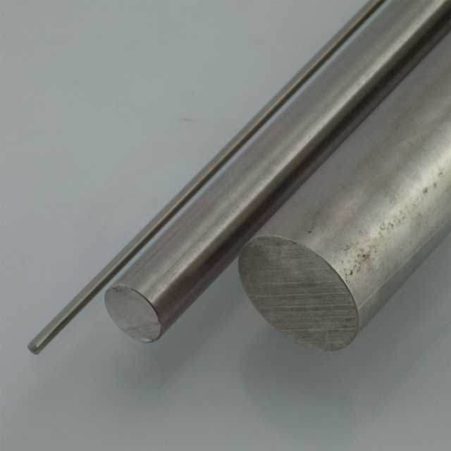Stainless steel round bar in the Franz Huisgen warehouse