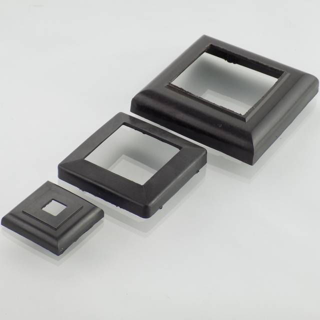 schwarze PVC-Rosetten für Vierkantrohre in mehreren Größen