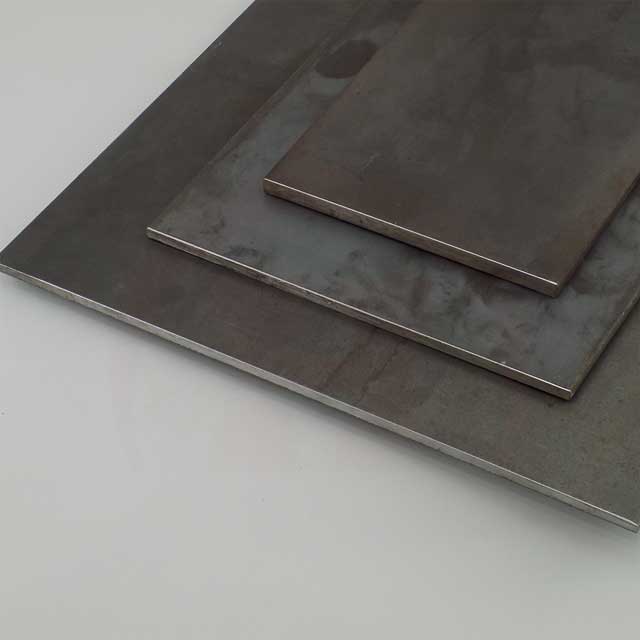 Uncoated wide flat steel in the Franz Huisgen warehouse