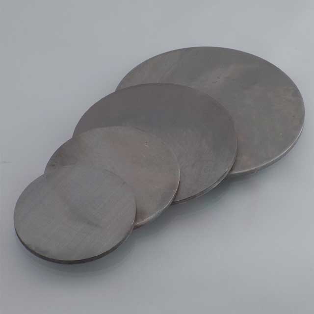Uncoated steel discs in the Franz Huisgen warehouse