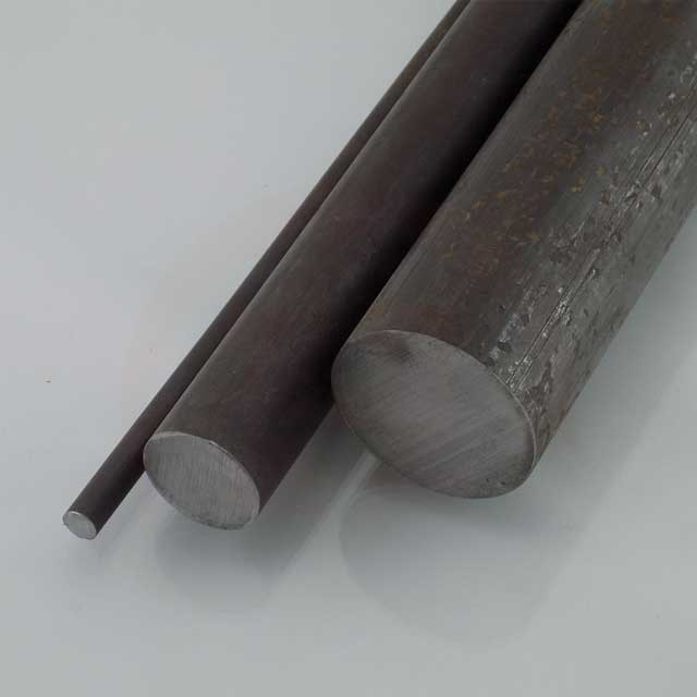Uncoated round steel bar in the Franz Huisgen warehouse